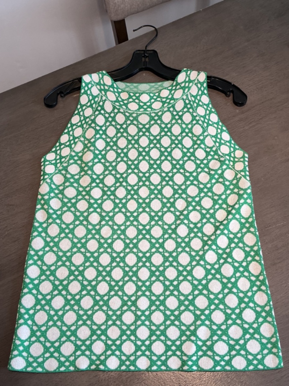 Ann Taylor sweater shell top, Size M